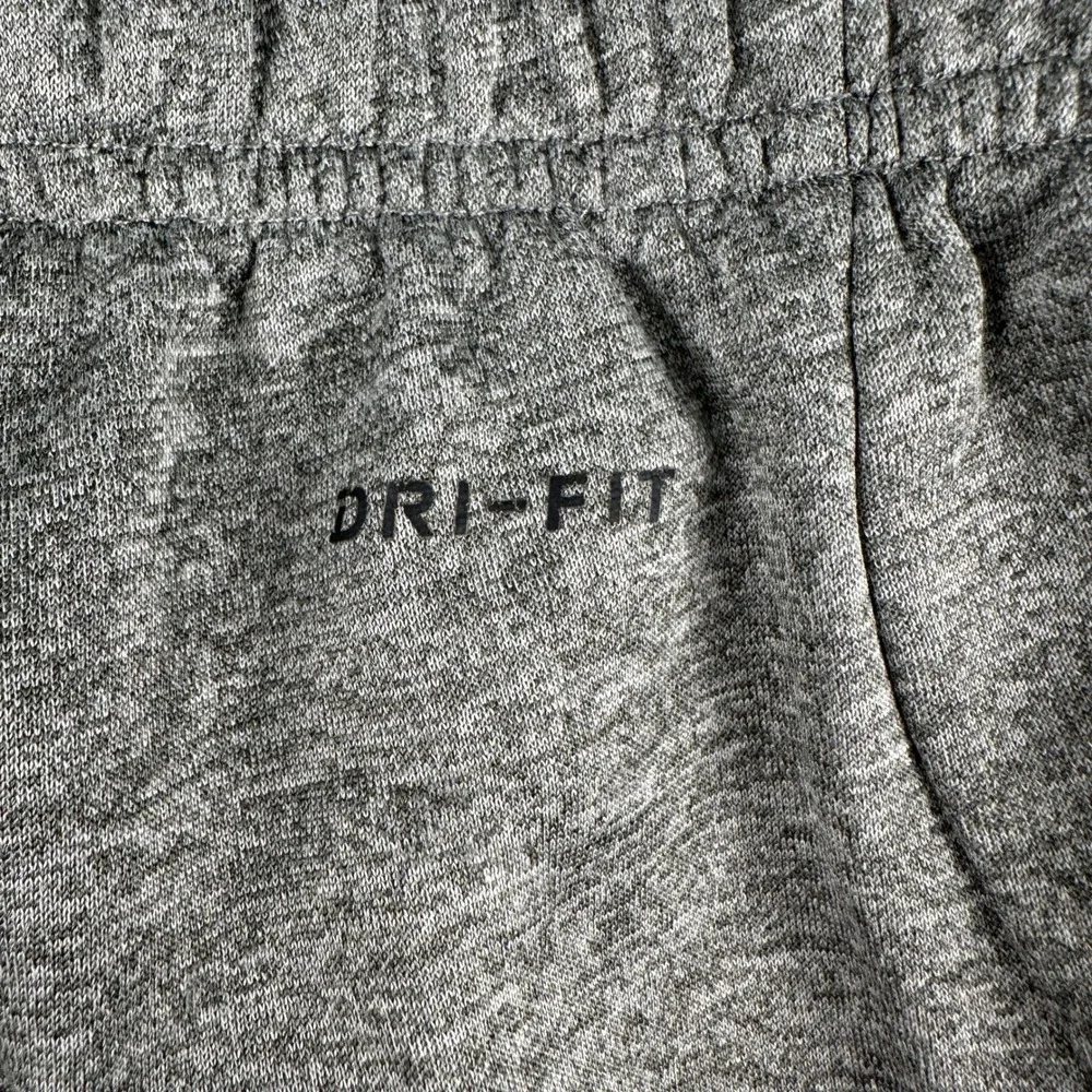 Nike Sweatpants Boys XL Gray Dri-Fit Fleece Athletic Joggers Tapered Leg
